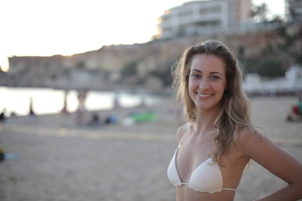 Types of Bikini Tops